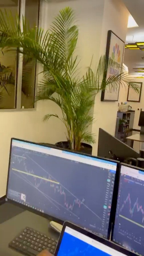 Trading floor de Mike Orea en la Ciudad de México